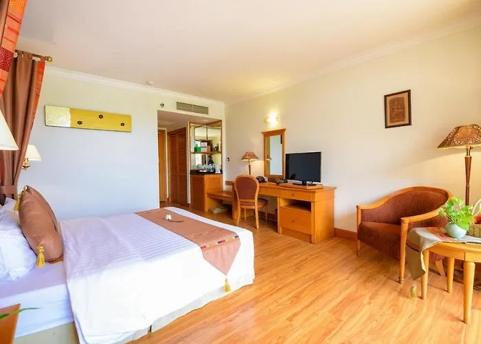 Angkor Century & Hotel 5*